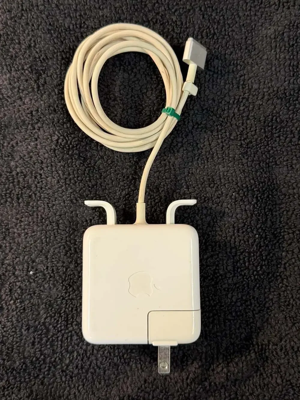 Apple 45W MagSafe 2 Power Adapter Model A1436 for MacBook Air tested